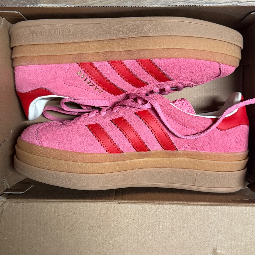 Big kids Adidas Gazelle Bold Red/Pink Sz 5.5 NWT